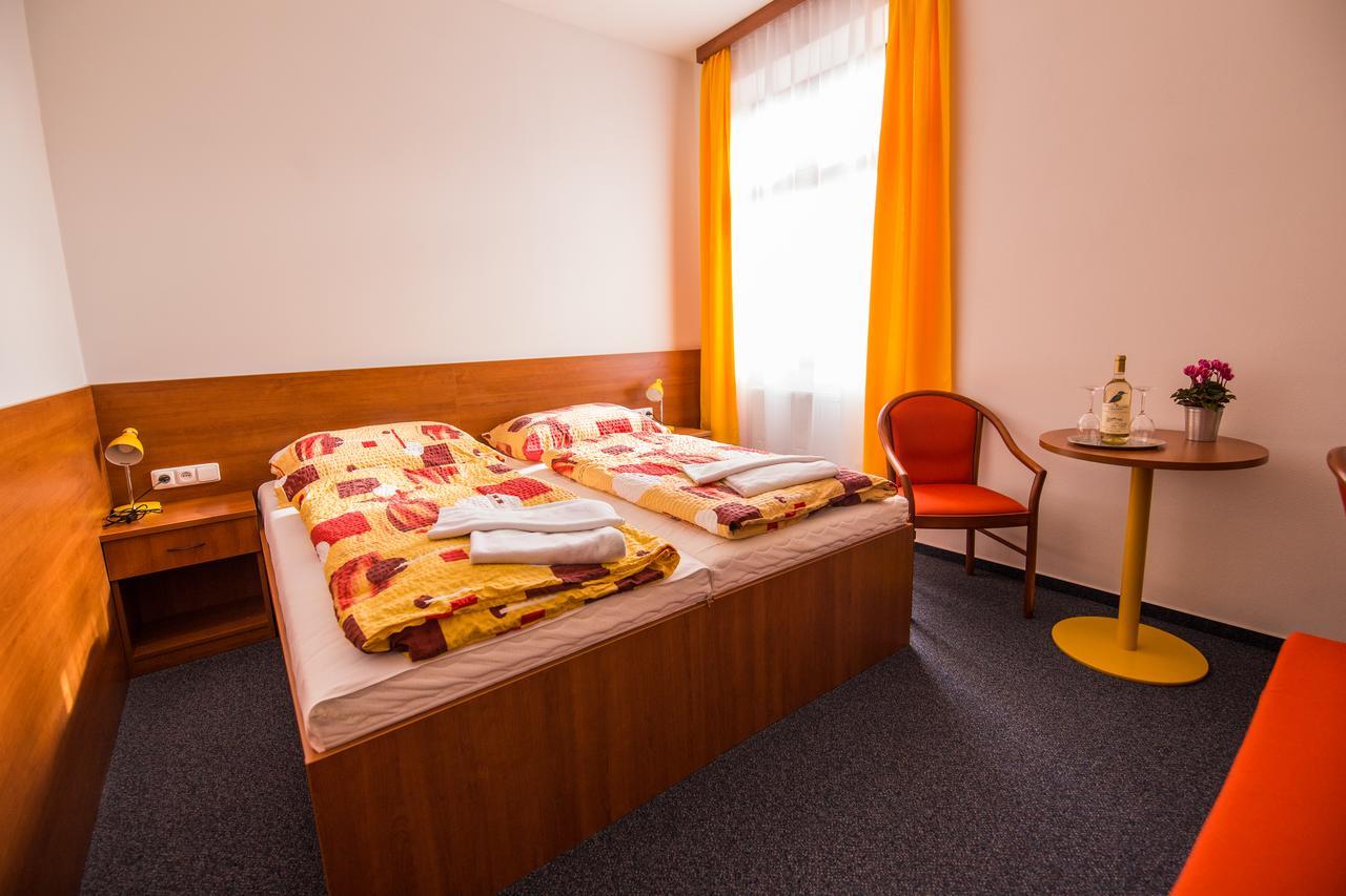 Hotel Morava Znojmo Kültér fotó