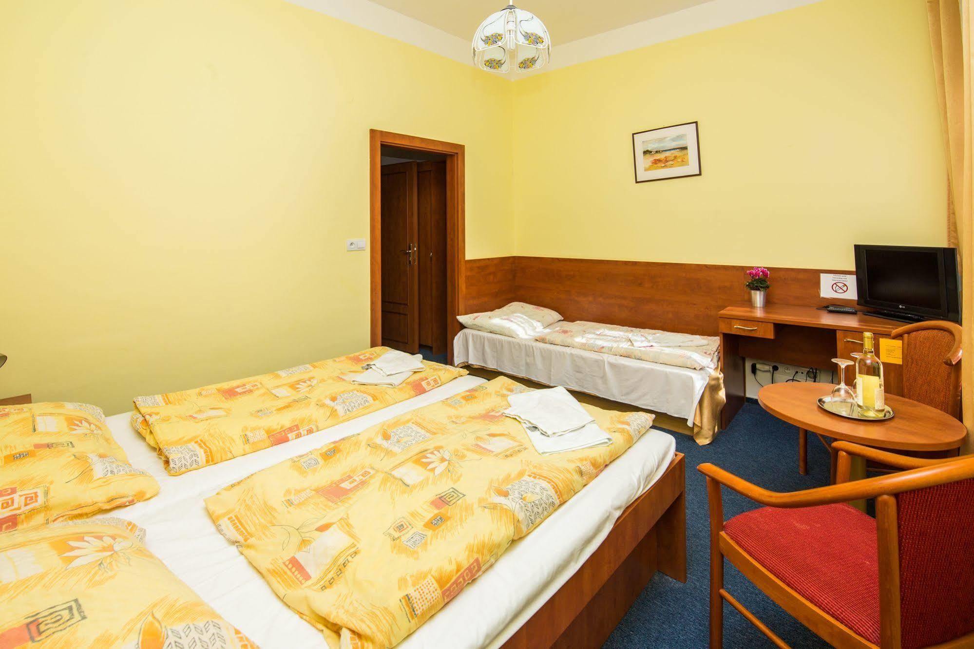 Hotel Morava Znojmo Kültér fotó