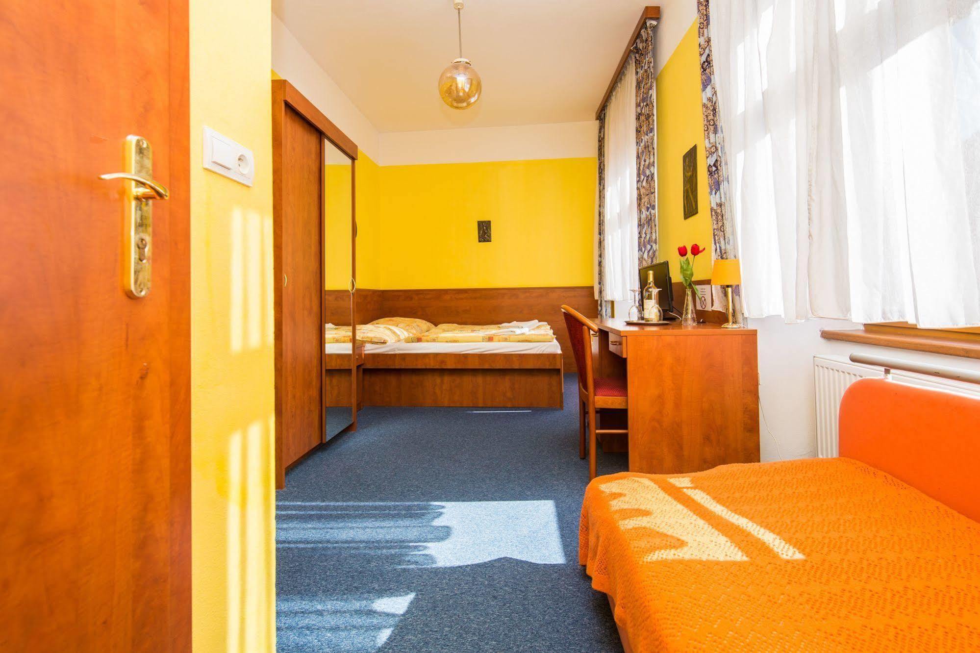 Hotel Morava Znojmo Kültér fotó